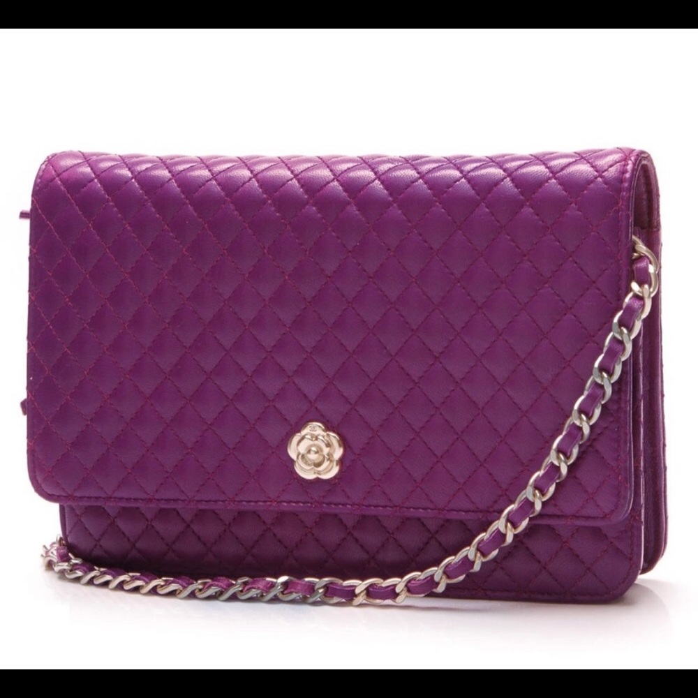 Chanel purple quilted  leather wallet on chain